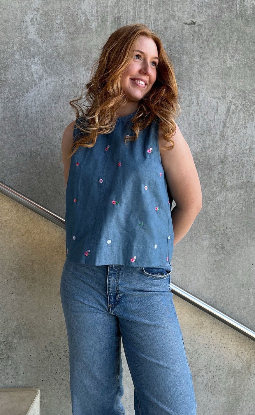 Say INA Copenhagen Top - Naja - Denim Blue W. Flowers Rabat