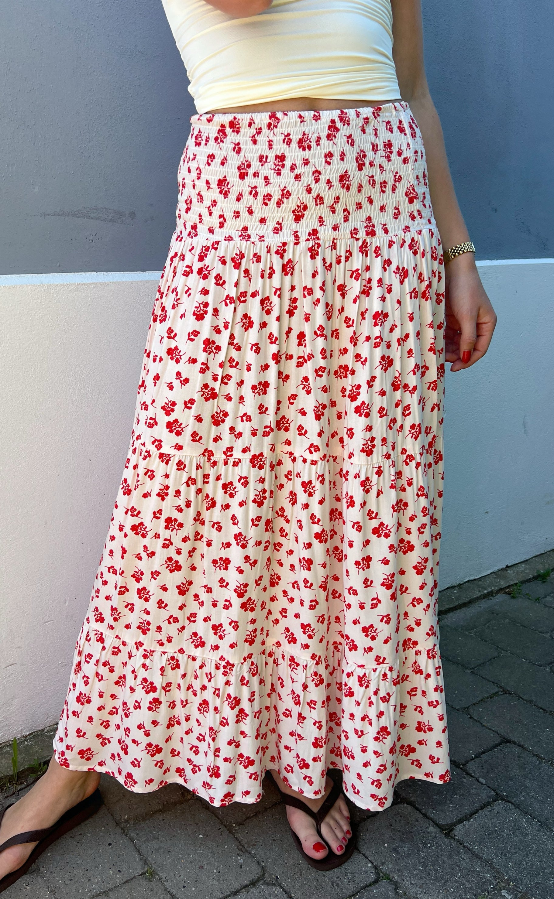 Say INA Copenhagen Nederdel - Nikoline - White/Red Flowers Hot på udsalg