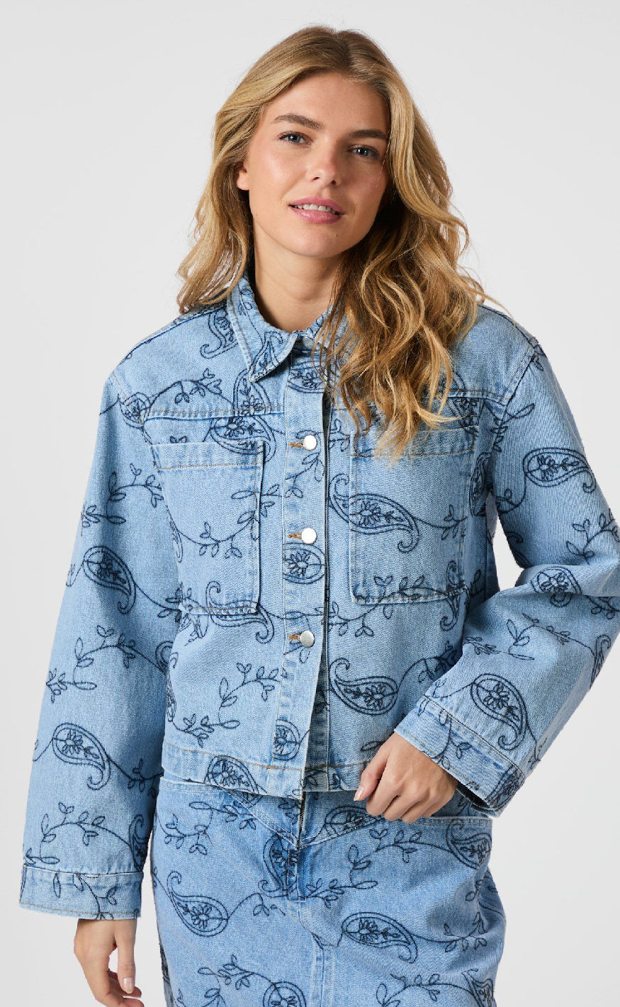 Neo Noir Jakke - Emilia Embrodiery - Blue