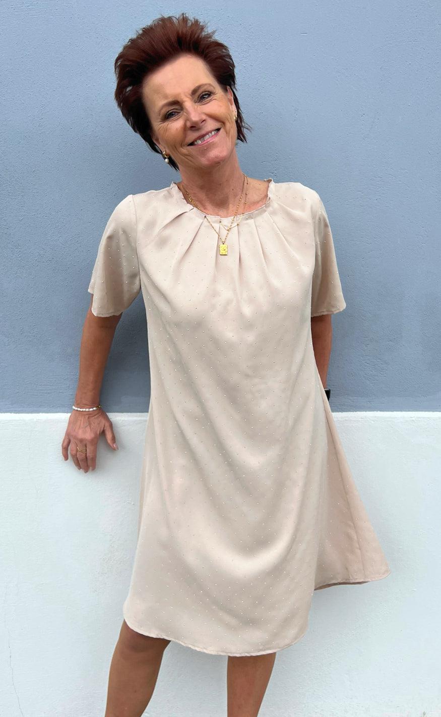Say INA Copenhagen Kjole - Vicky Rhinestone - Beige