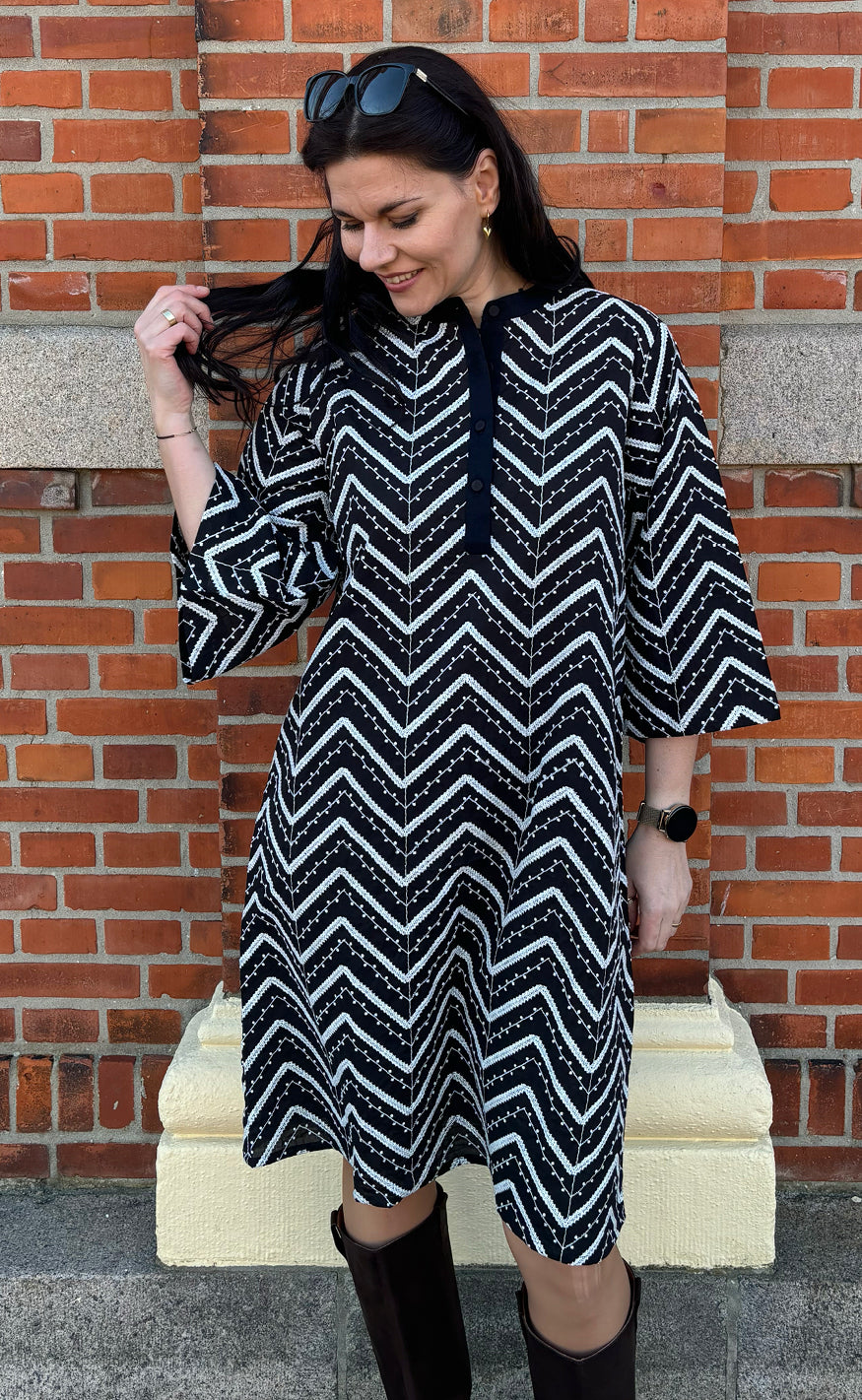 Say INA Copenhagen Kjole - Zara Zig Zag - Black W. White