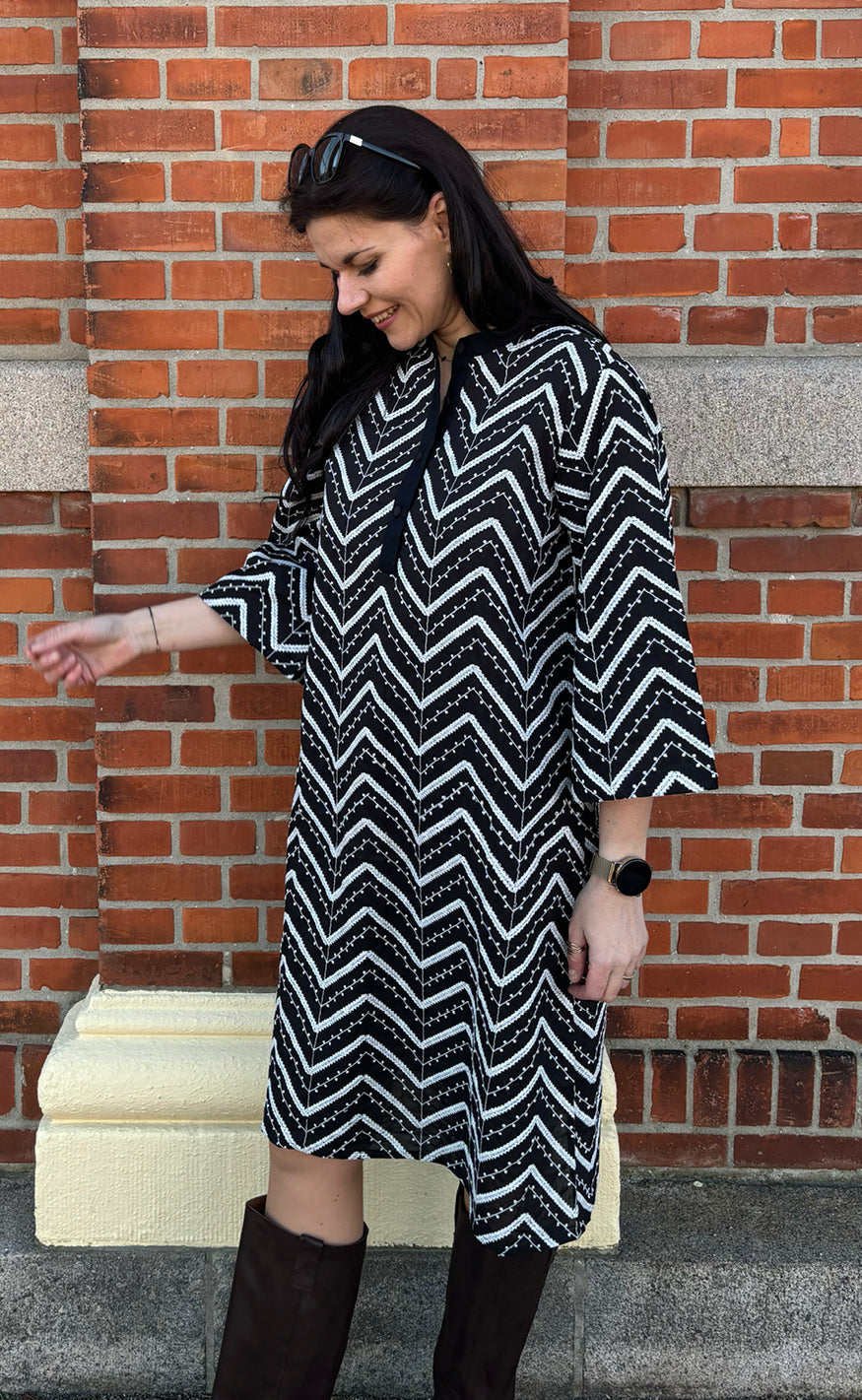 Say INA Copenhagen Kjole - Zara Zig Zag - Black W. White