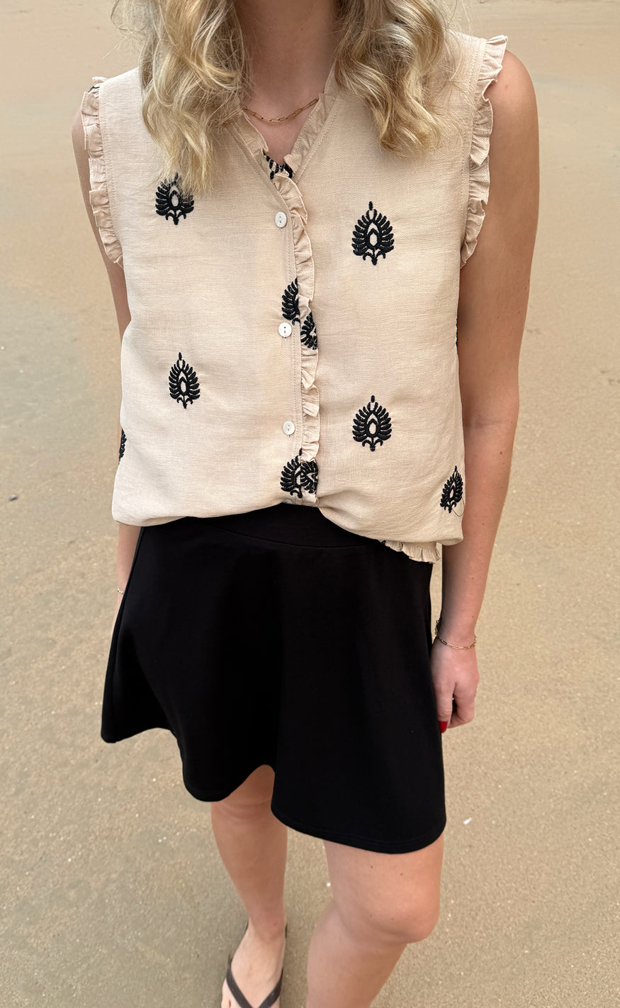 Say INA Copenhagen Top - Melania - Beige w. Black Embroidery