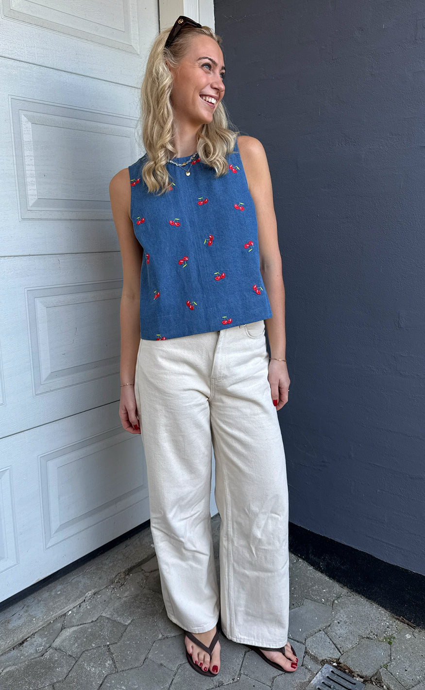 Say INA Copenhagen Top - Naja - Denim Blue w. Cherries