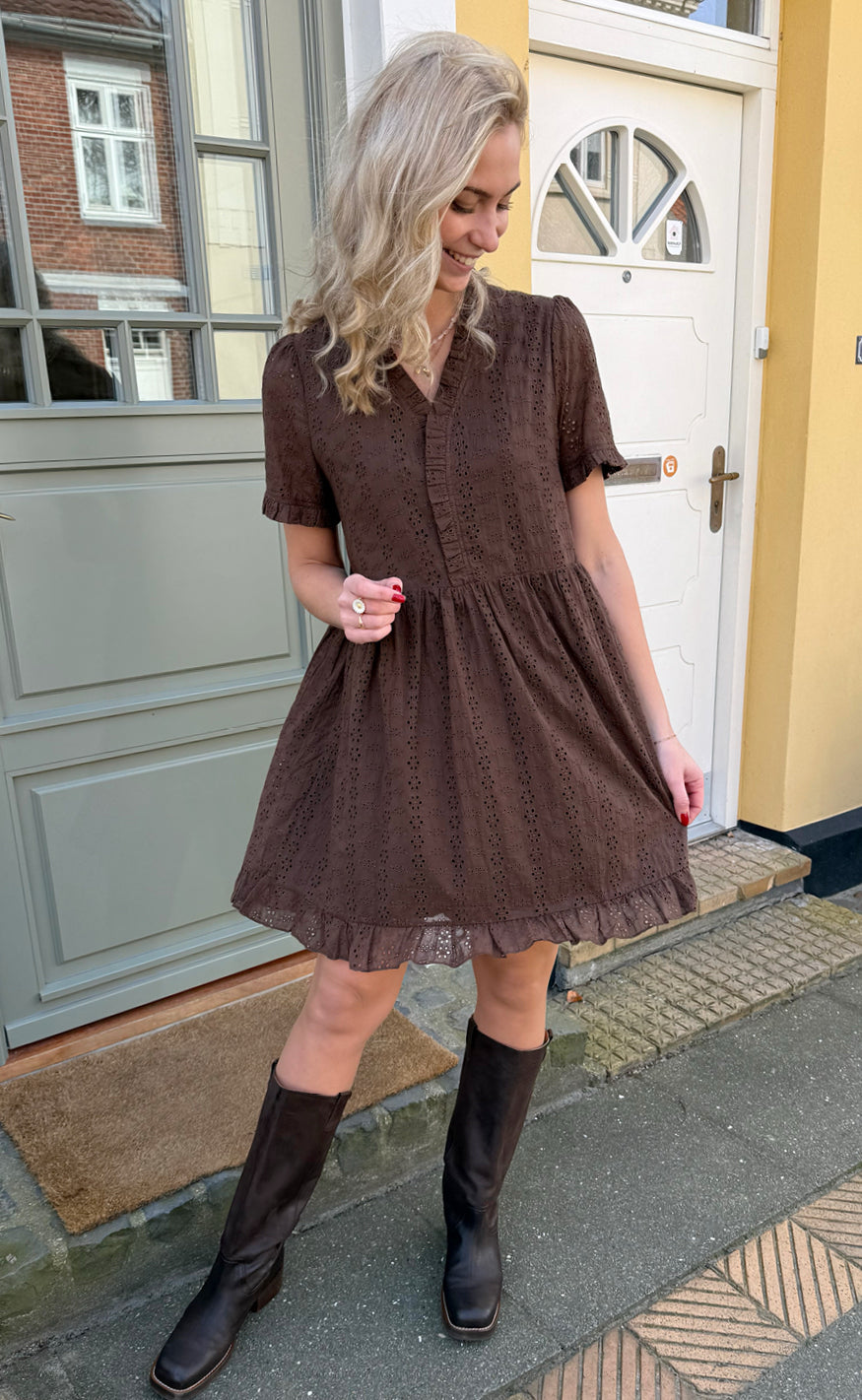 Say INA Copenhagen Kjole - Catja Summer - Mocca Broderie Anglaise