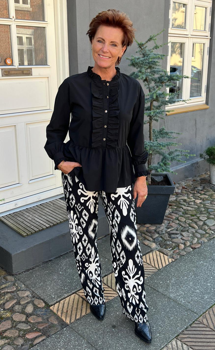 Say INA Copenhagen Bukser - Tora - Black/White Paisley