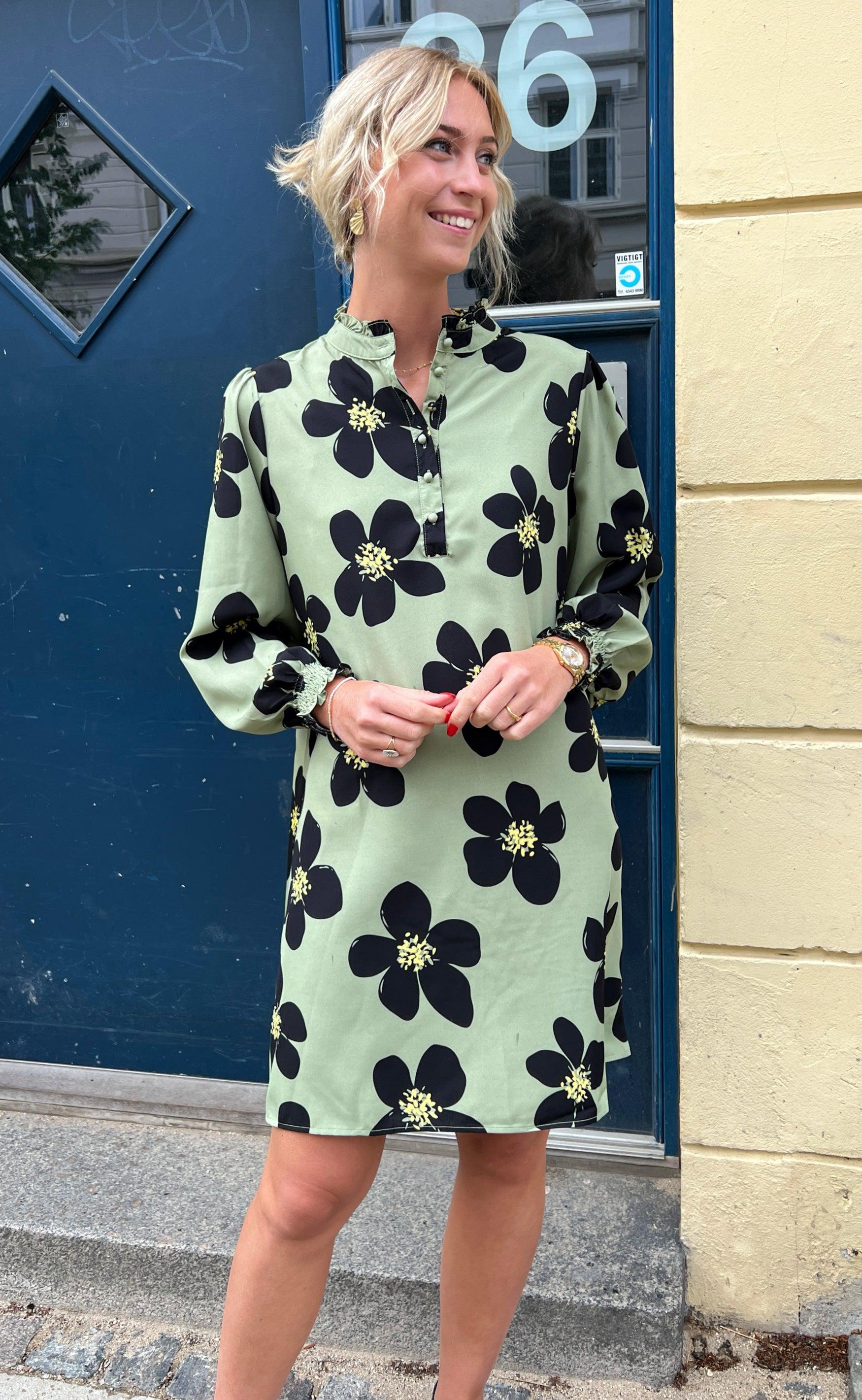 Say INA Copenhagen Kjole - Augusta - Dusty Green/Black Flower