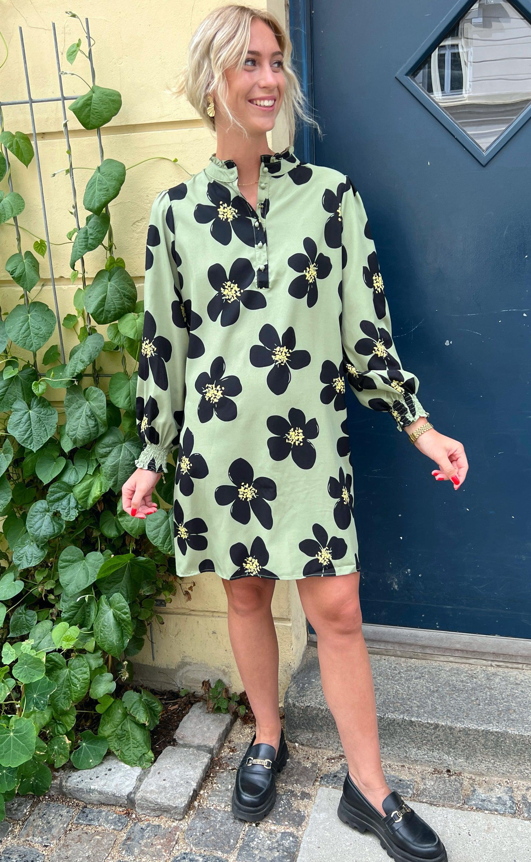 Say INA Copenhagen Kjole - Augusta - Dusty Green/Black Flower