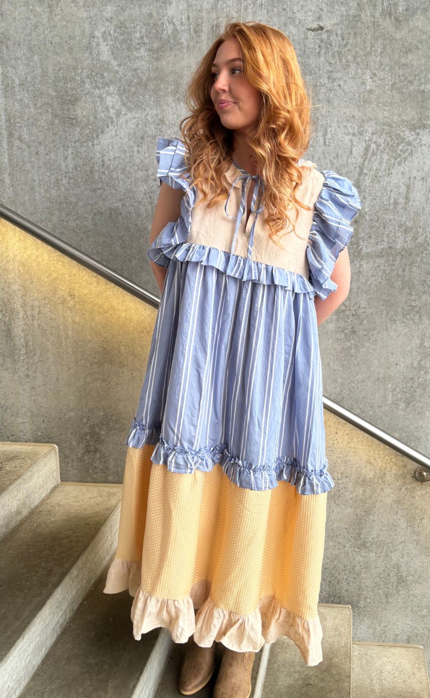 Stories From The Atelier Kjole - Heart Dance - Beige/Light Blue