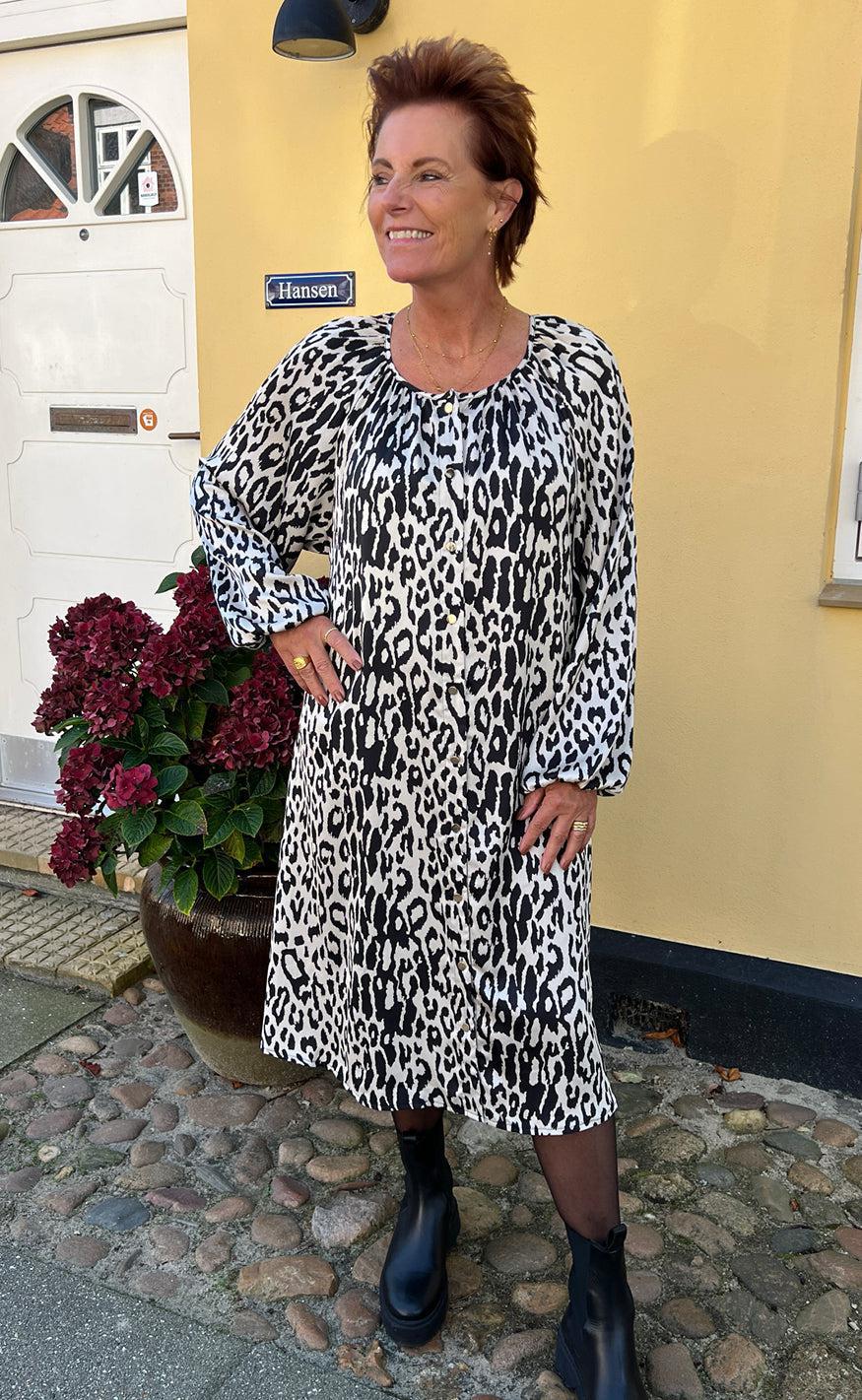Say INA Copenhagen Kjole - Zanna - White / Black Leopard
