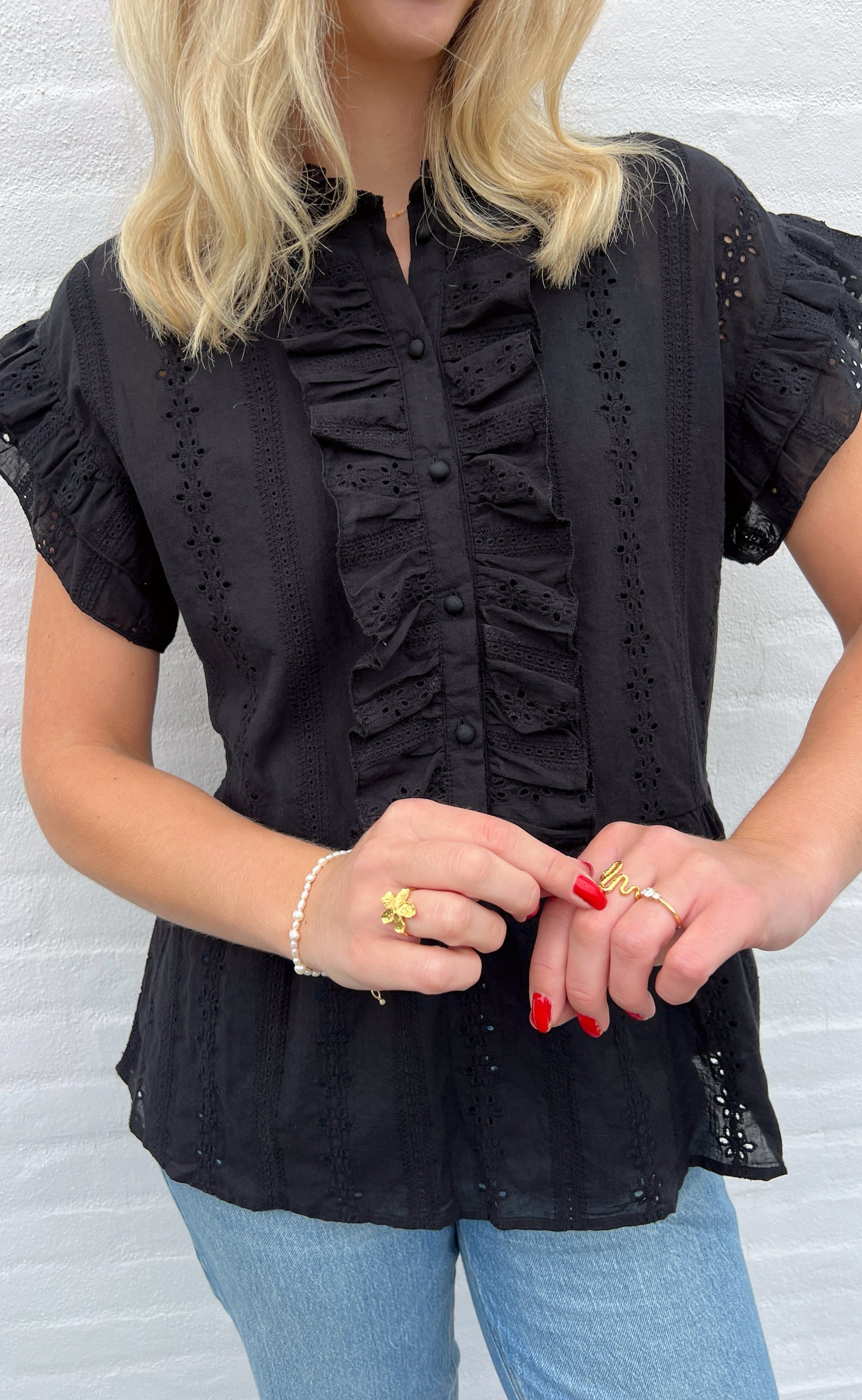 Say INA Copenhagen Top - Freya - Black Broderie Anglaise på udsalg