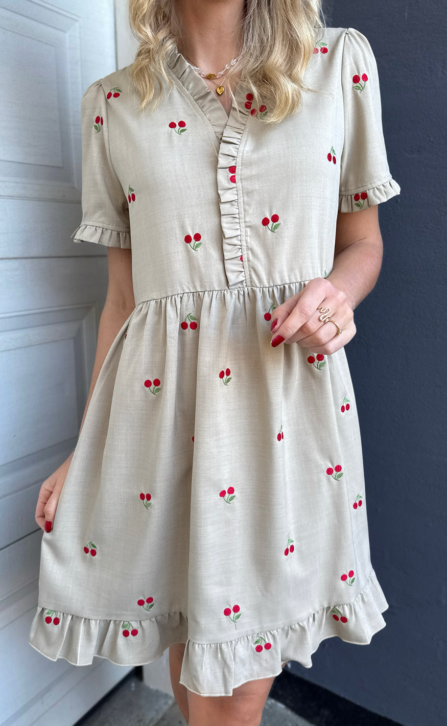 Say INA Copenhagen Kjole - Catja Summer - Sand W. Cherries Mode