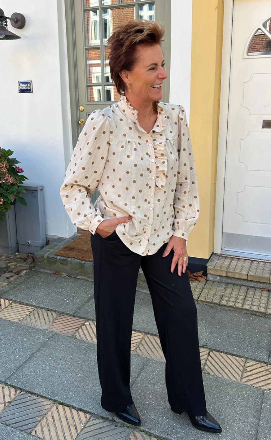 Say INA Copenhagen Skjorte - Kesha - Beige / Brown Dots Levere