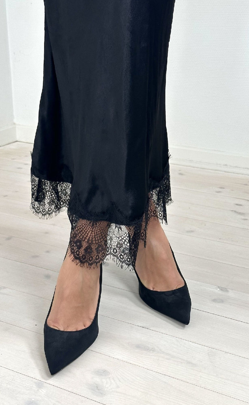 Neo Noir Nederdel - Veroni Lace - Black Online