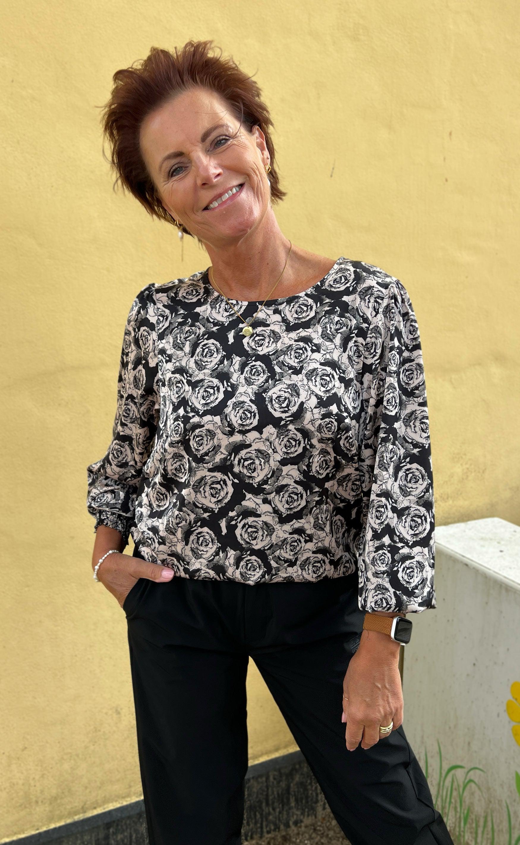Say INA Copenhagen Bluse - Chili - Black Roses