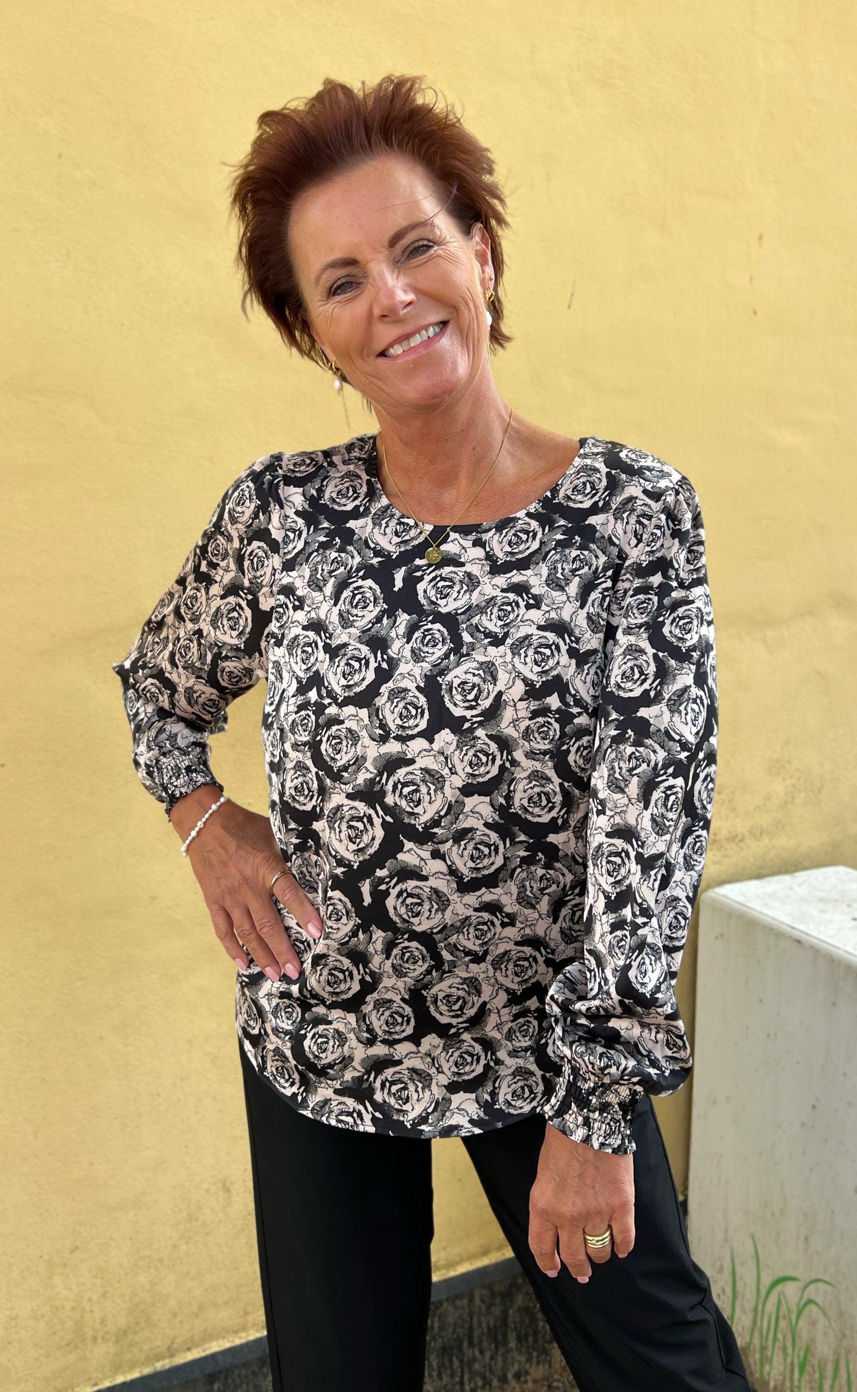 Say INA Copenhagen Bluse - Chili - Black Roses