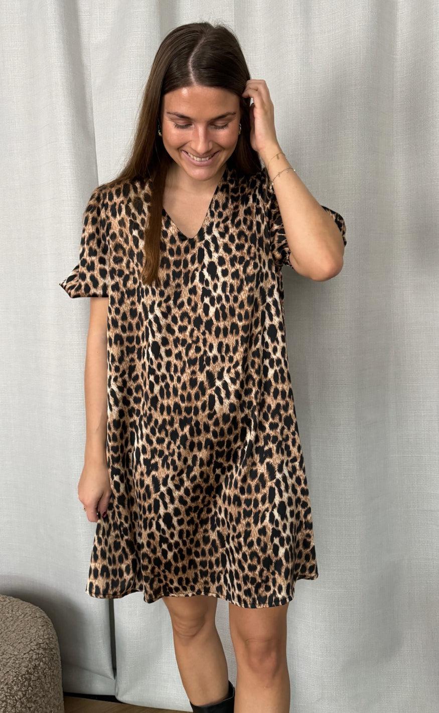 Noella Kjole - Krissa - Tamera Print Online Hot Salg