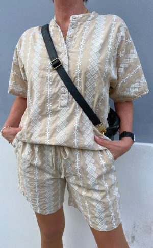 Say INA Copenhagen Skjorte - Erica - Camel/White Embroidery