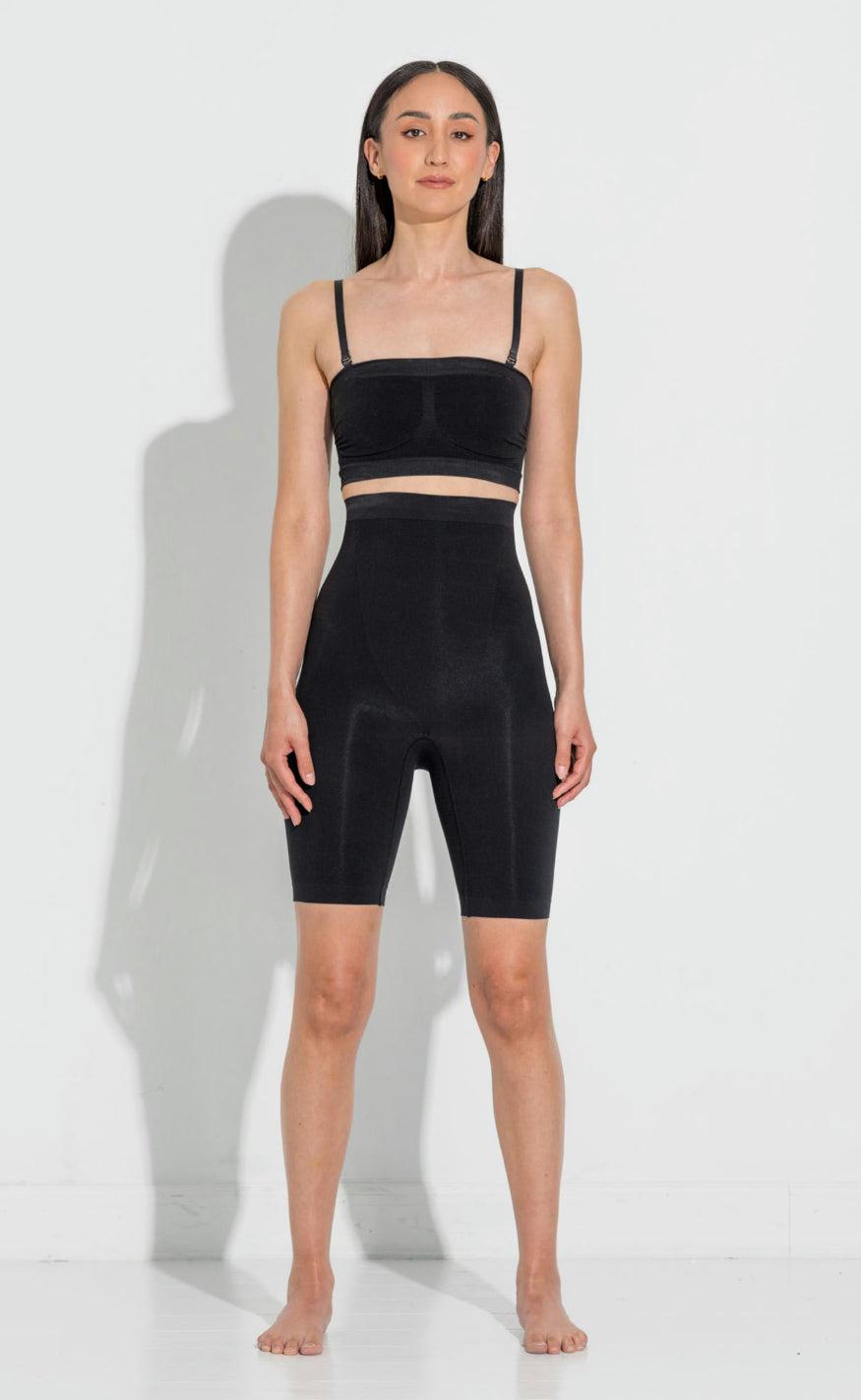 Lykkeland Ateliér Shorts - Shaping Alturra - Black Online nu
