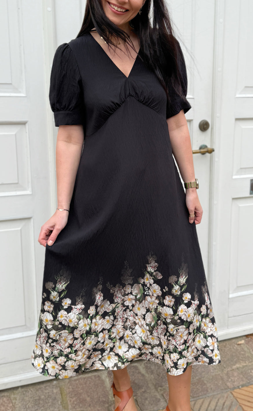 Say INA Copenhagen Kjole - Mirabelle - Black W. Flowers Hot på udsalg