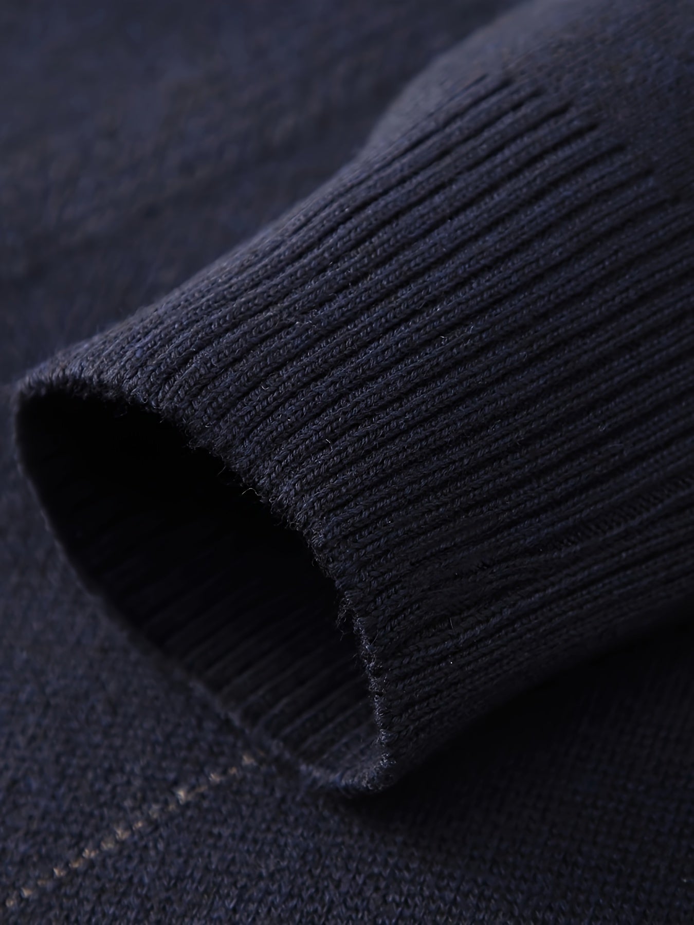 Løs strikket sweater
