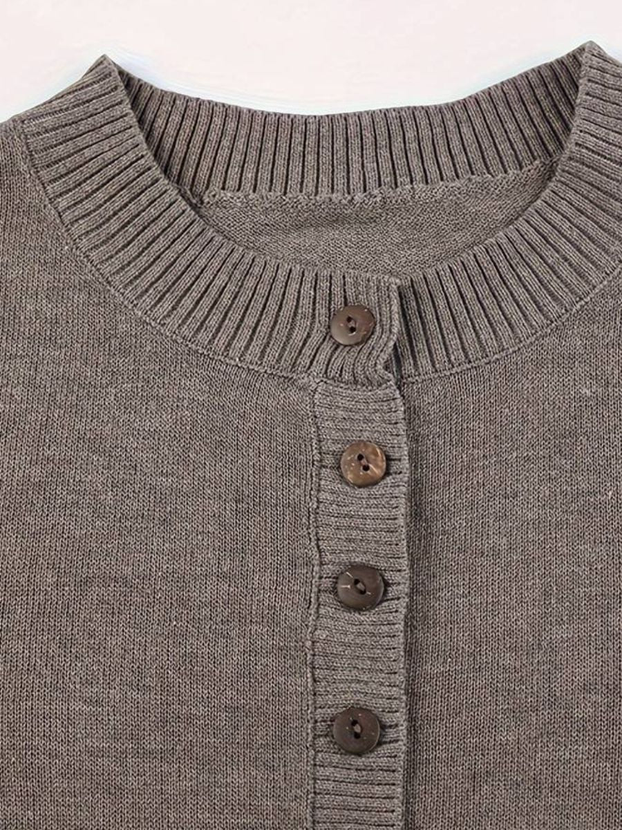 sweater og shorts med knapper