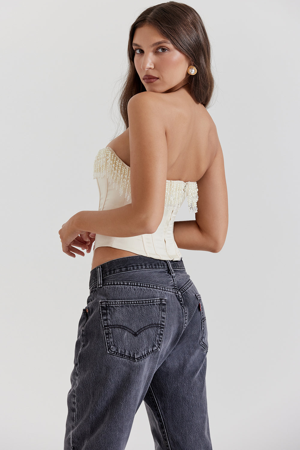 Vintage cremeudsmykket satinkorset