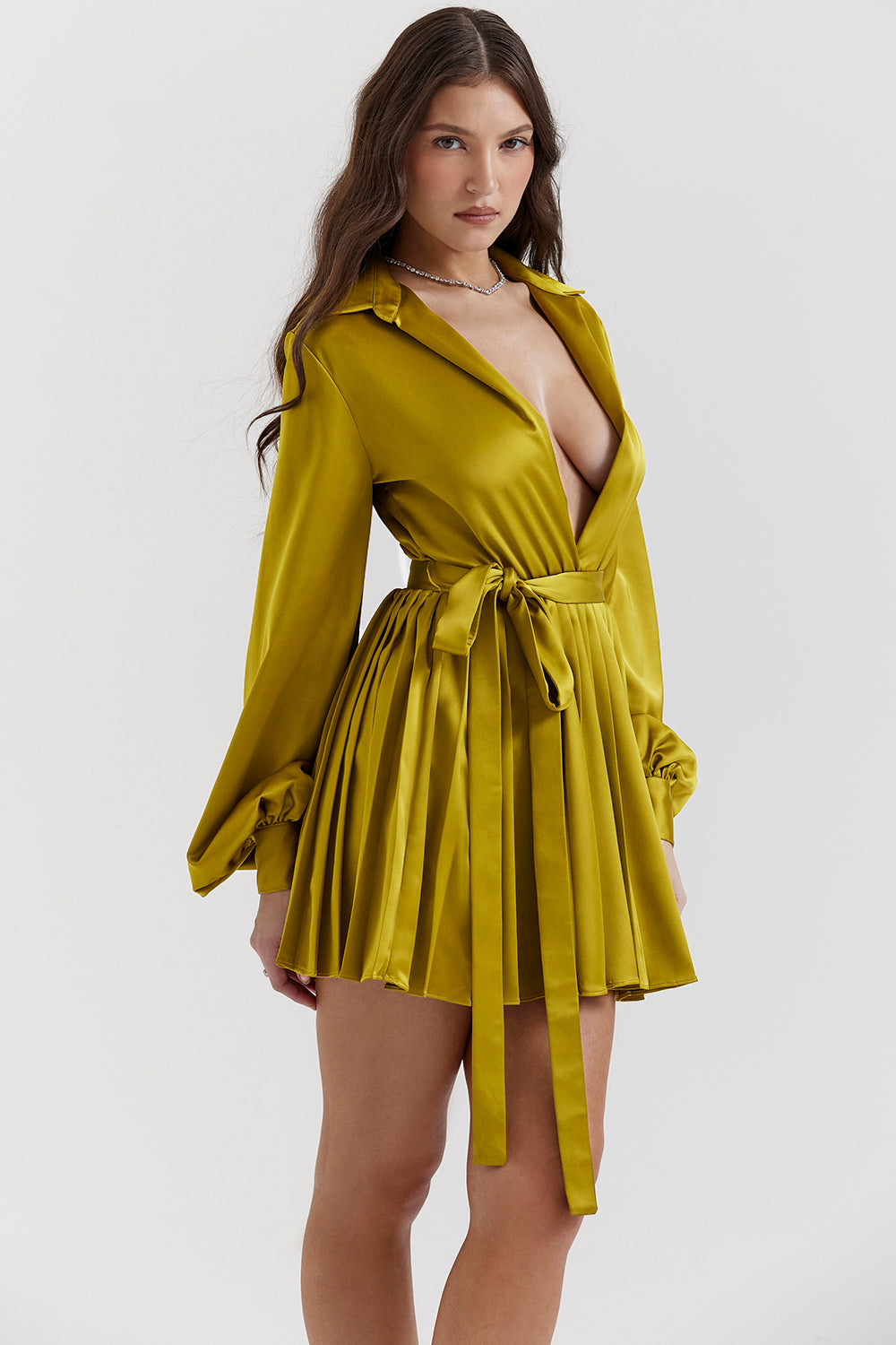 Chartreuse plisseret skjortekjole