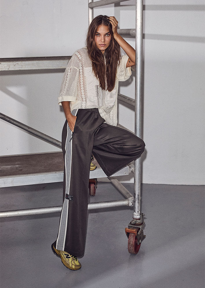 Haute L'amitié Rough Lace Team Tee - Off-white
