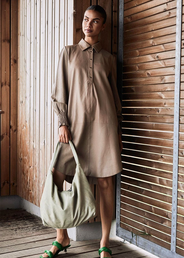 BTF CPH A-Shape Dress with smock 100159 Skindkjole - Taupe with Light Gold Online nu