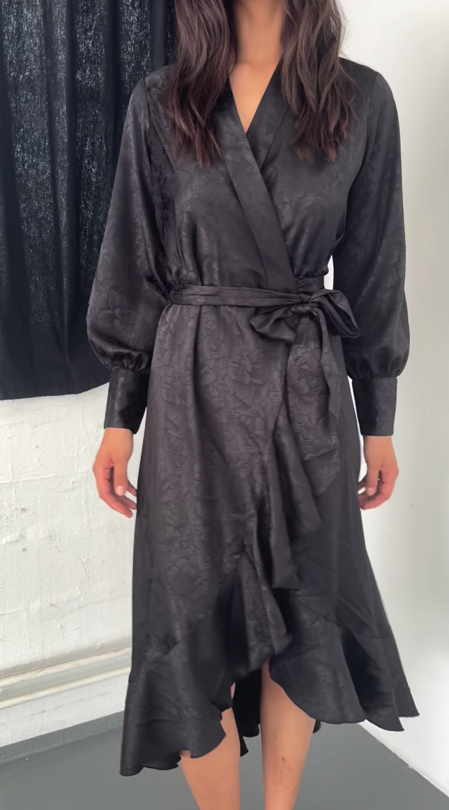 Karmamia Bea Kjole - Black Flower Jacquard Rabat