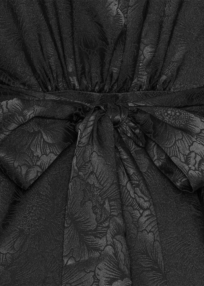 Karmamia Bea Kjole - Black Flower Jacquard Rabat