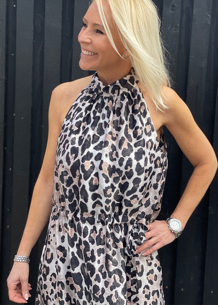 Karmamia Layla Kjole - Light Leo Flower Online nu