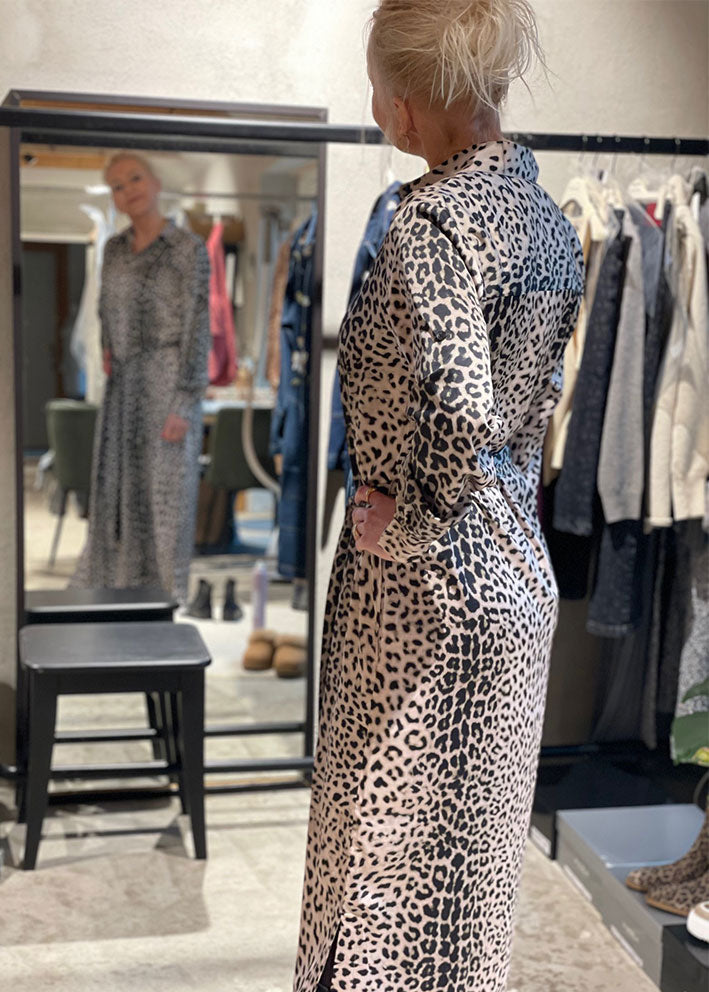 Karmamia Jean Kjole - Nude Leopard