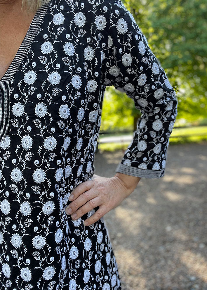 One Season Kerela Embroidery Kjole - Black/White