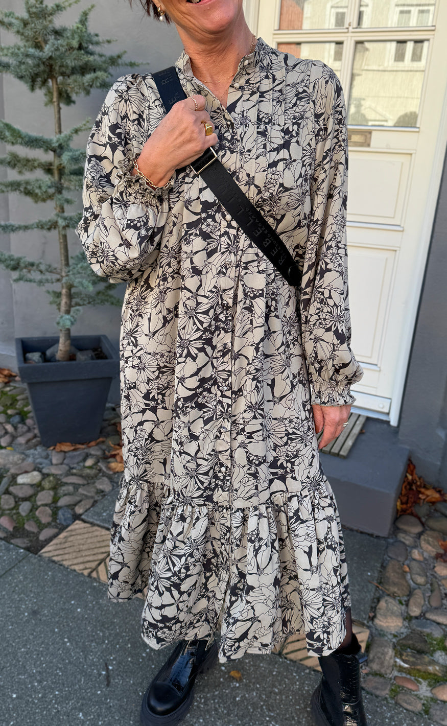 Say INA Copenhagen Kjole - Aida - Black / Brown Flowers