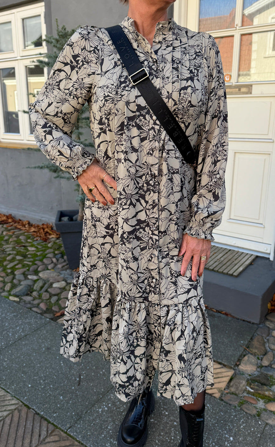 Say INA Copenhagen Kjole - Aida - Black / Brown Flowers