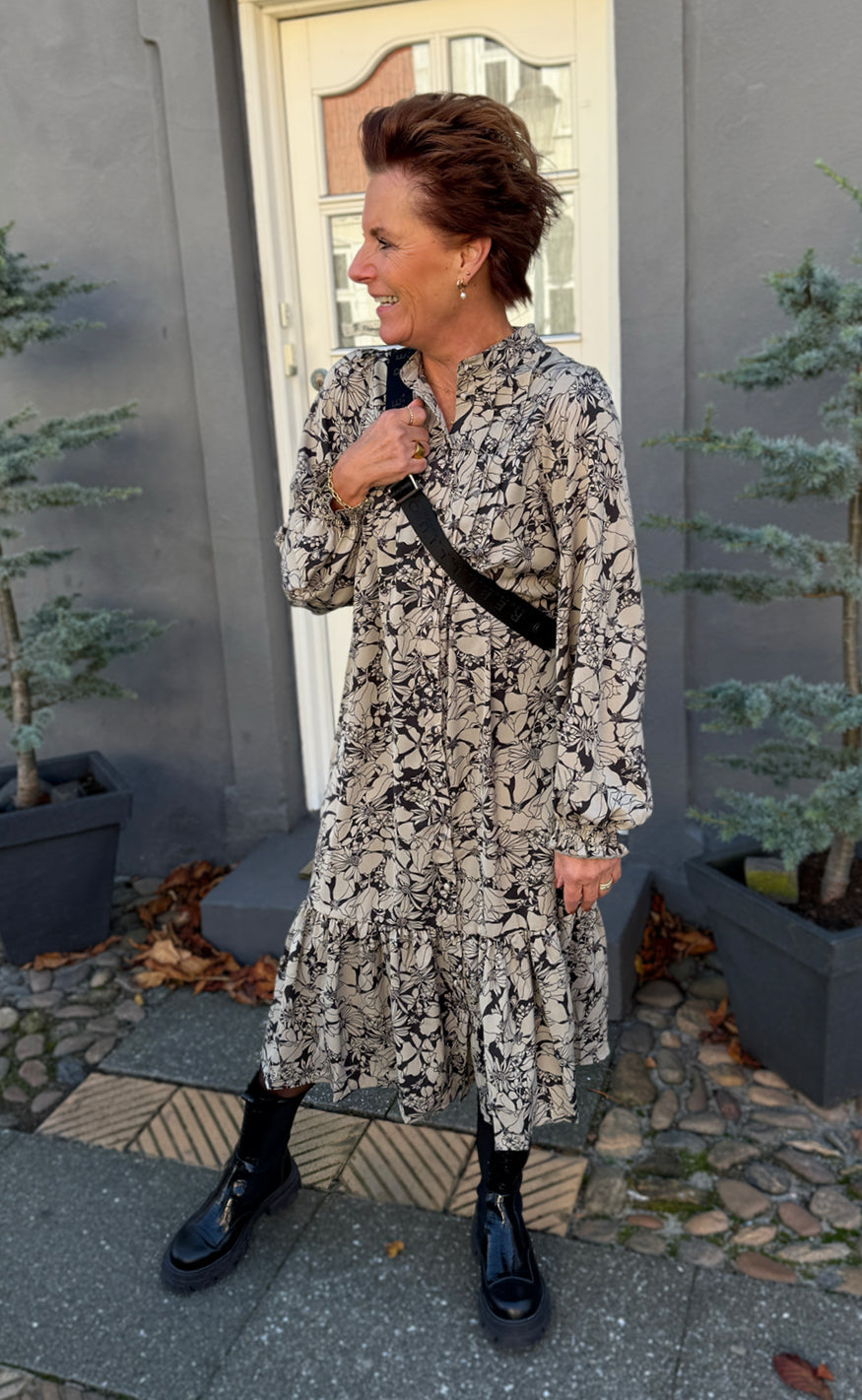Say INA Copenhagen Kjole - Aida - Black / Brown Flowers