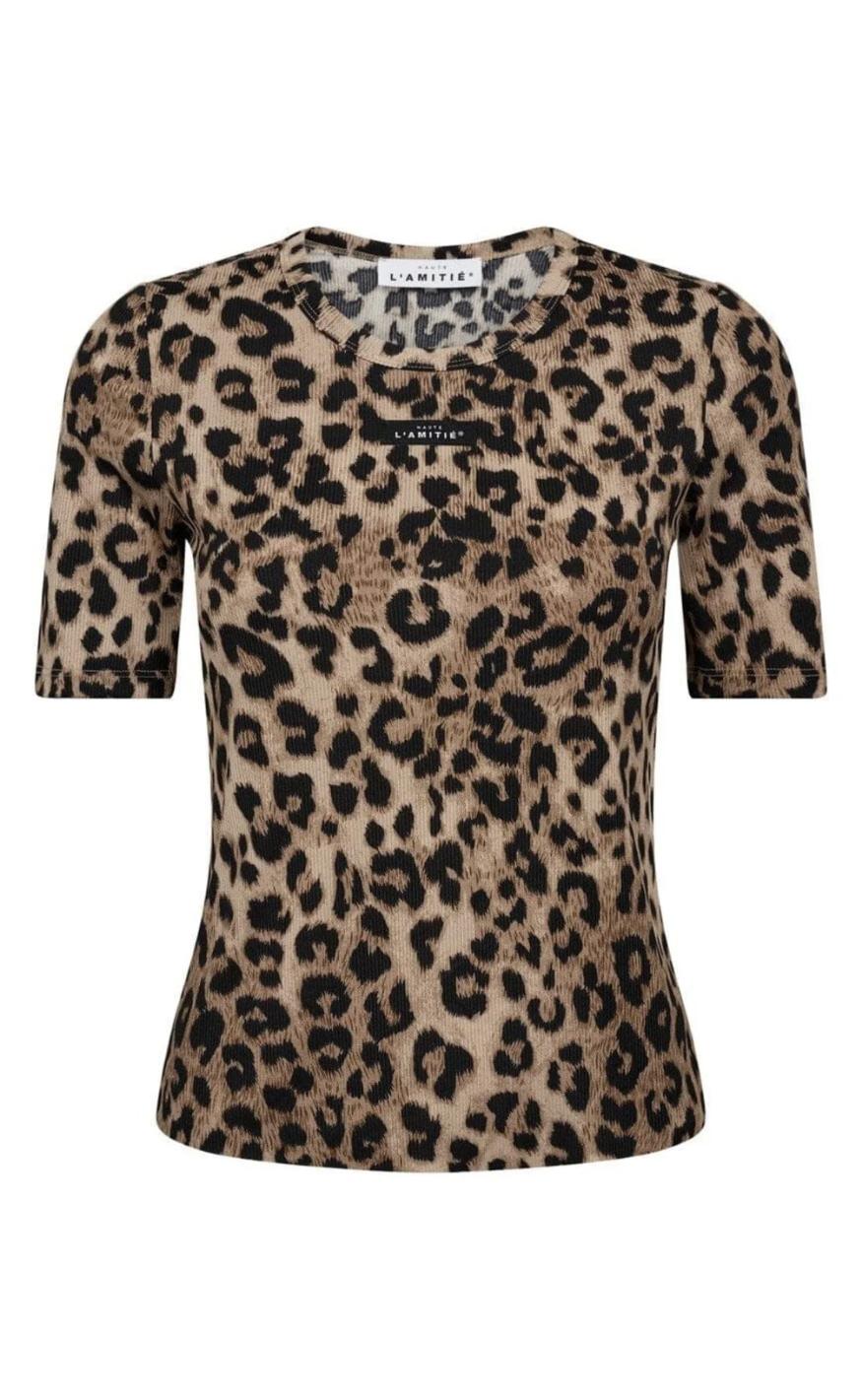 Haute L'Amitié T-Shirt - Leo Rib Badge - Leopard Online nu