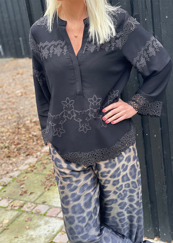 Gustav Naja embroidery blouse 54613 Bluse - Black