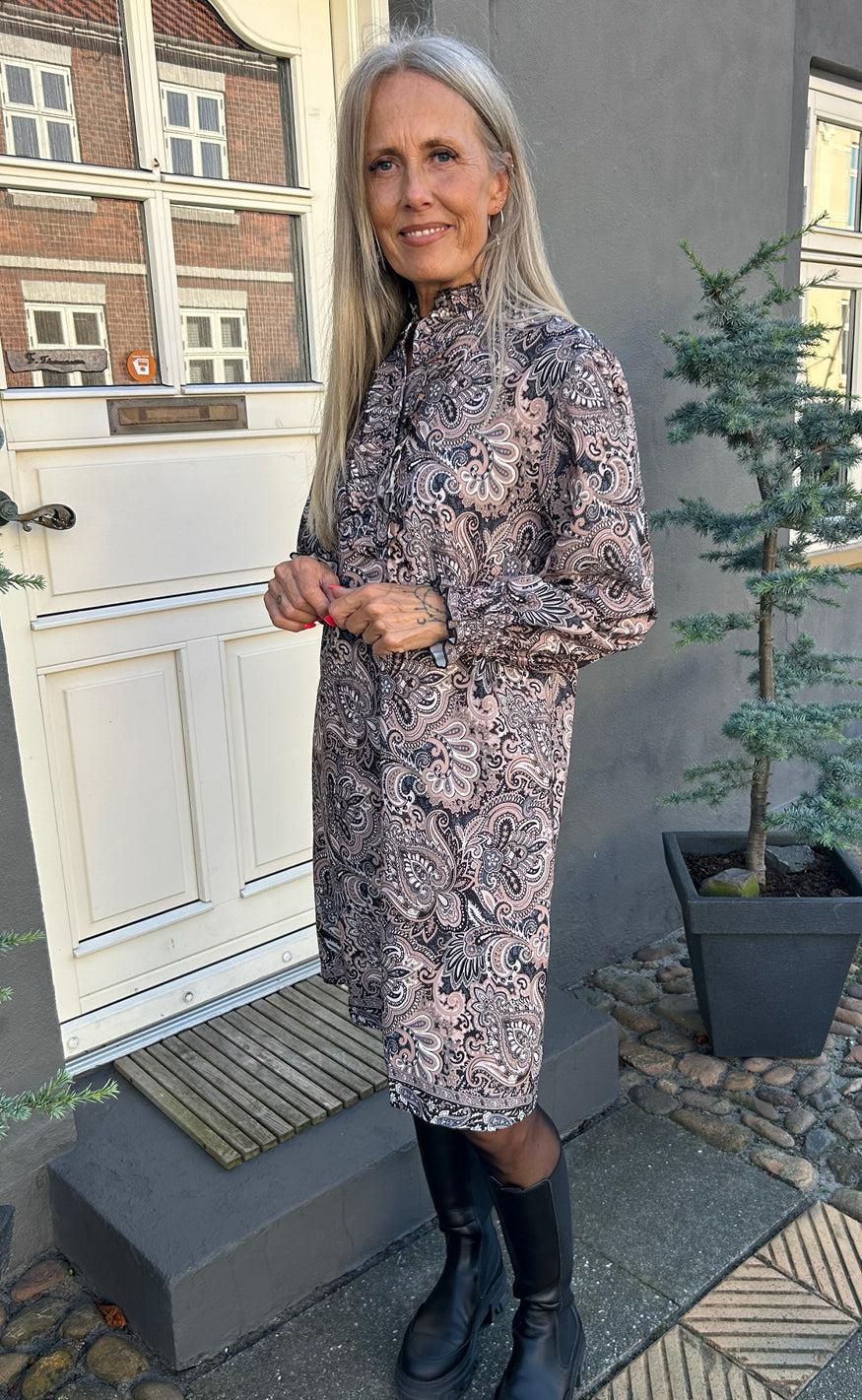 Say INA Copenhagen Kjole - Paulina - Mixed Paisley Online Hot Salg