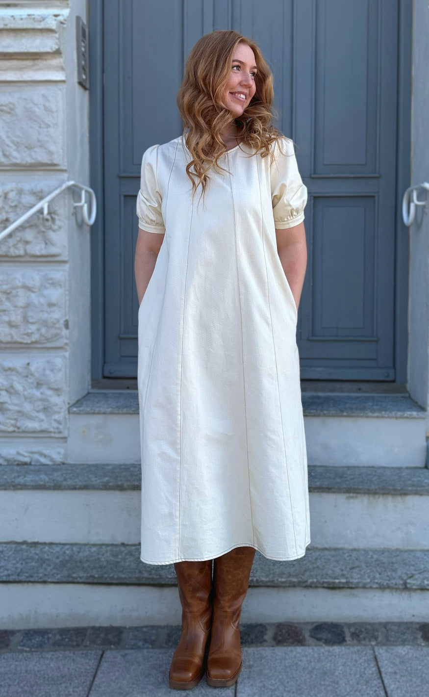 Say INA Copenhagen Kjole - Daniella Denim - Creme W. Brown Stitches Online Hot Salg