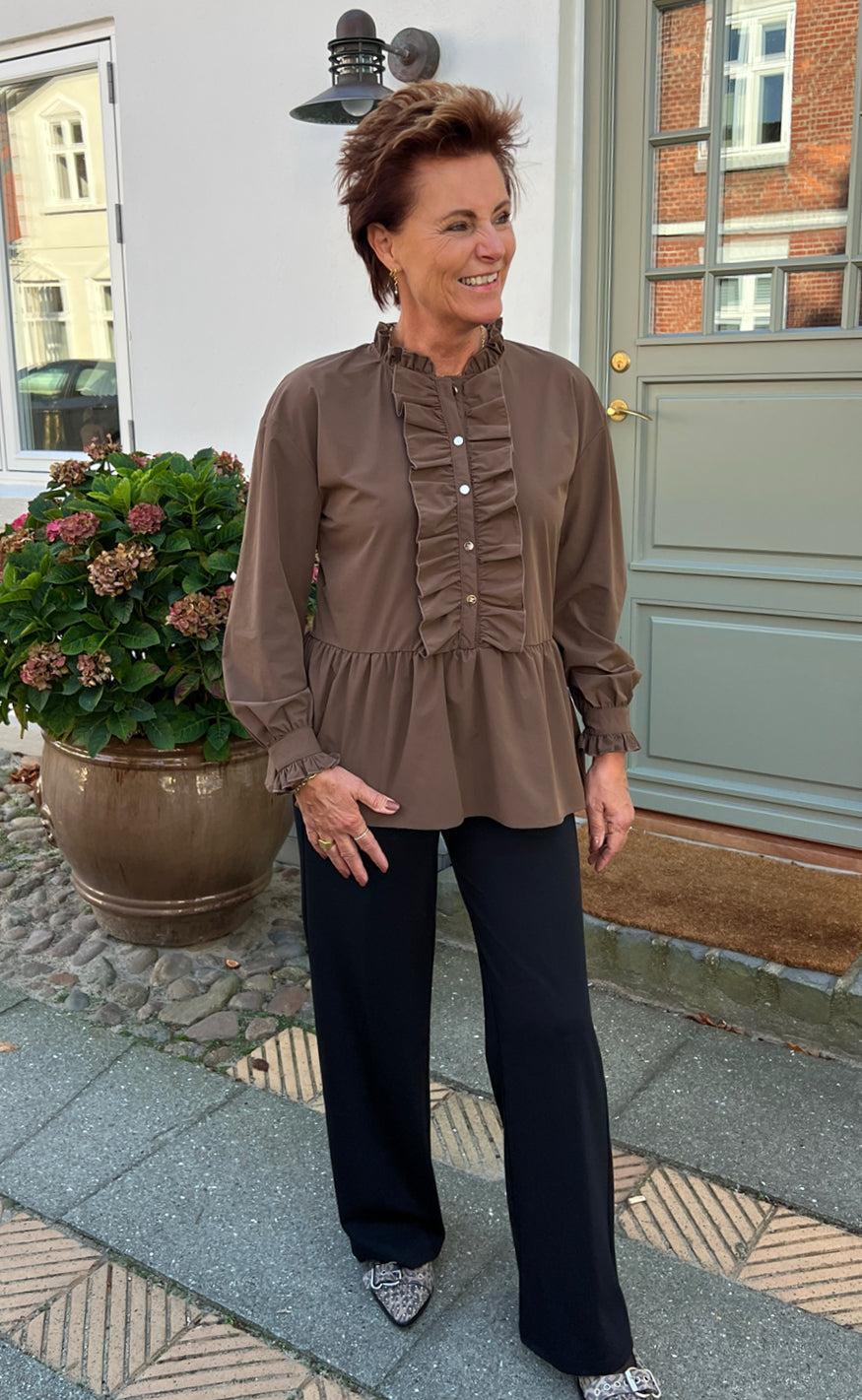 Say INA Copenhagen Bluse - Frida - Dark Brown