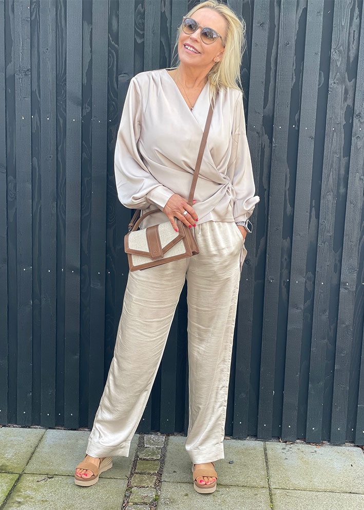 Karmamia Ines Blouse - Slå-om-bluse - Semi Rich Shell