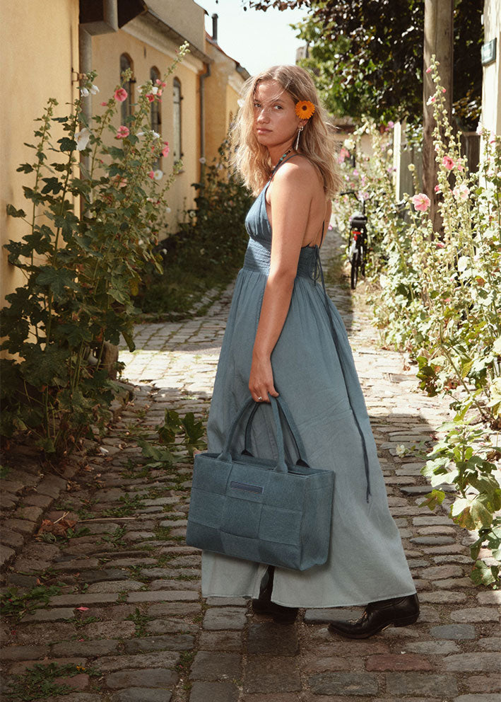 Luna Moon Camden Cervino Mid Tote - Denim Washed