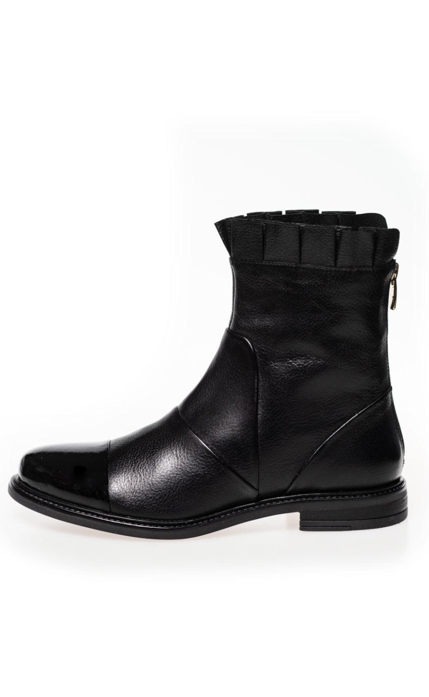 Copenhagen Shoes Støvle - Margaret - Black W/Patent Toe
