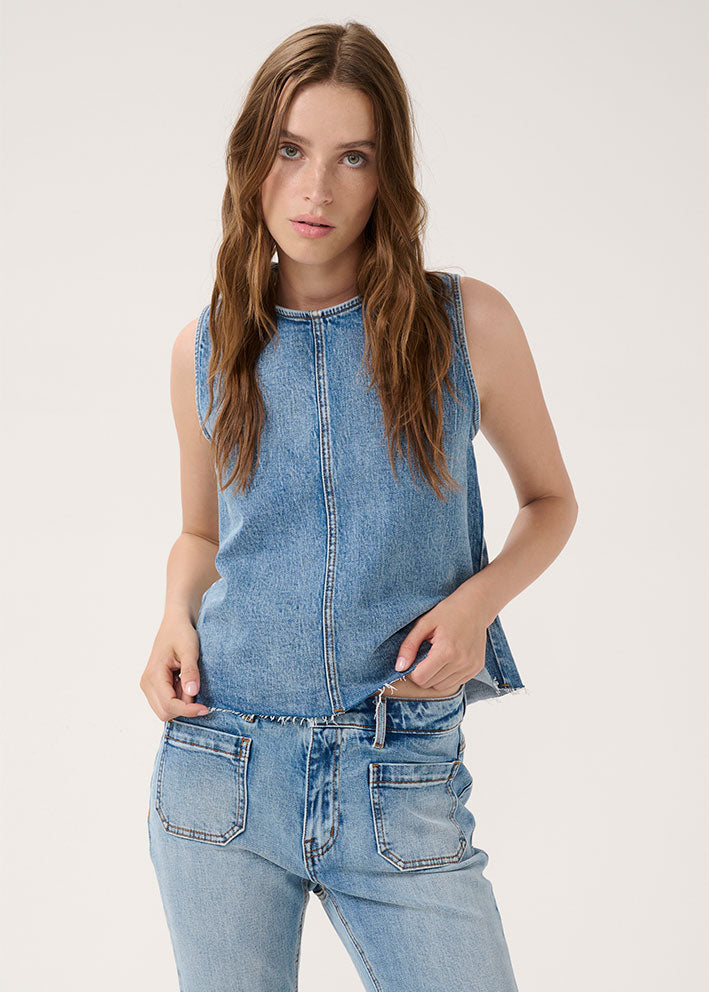 My Essential Wardrobe Dango Top - Light Blue Retro Wash Rabat