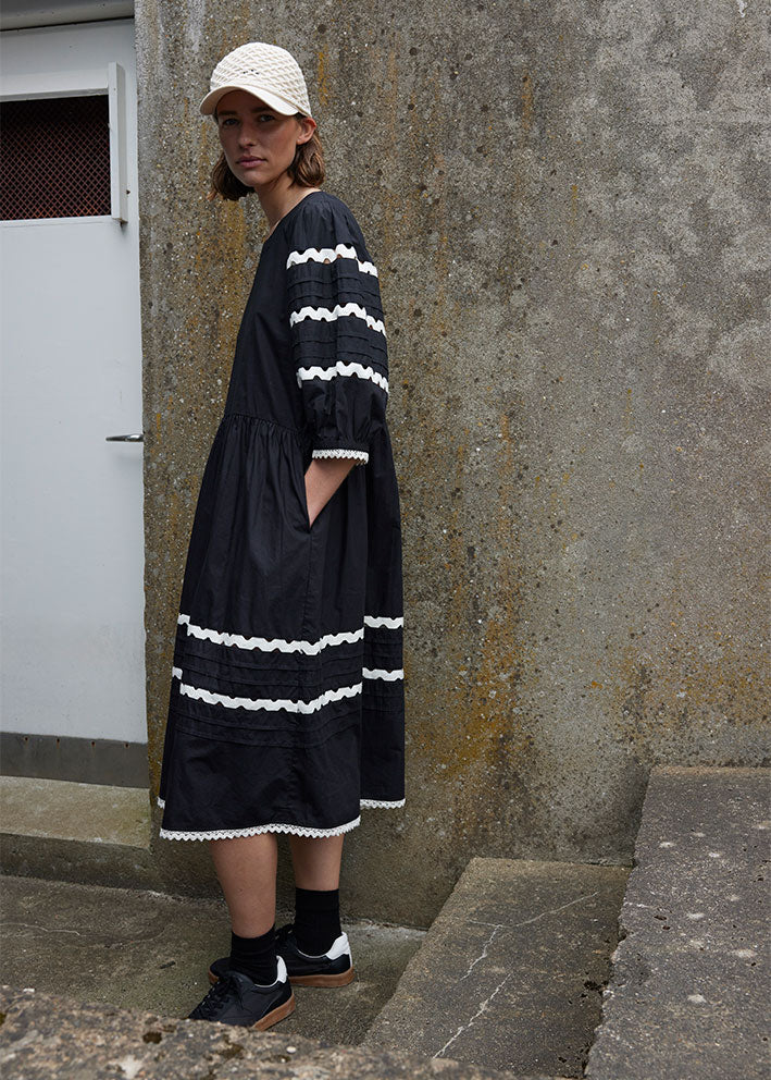 Esmé Studios Maddy Dress - Black