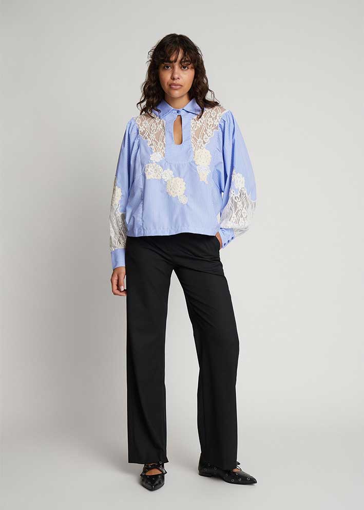 Munthe Shellcu Bluse - Blue/Lace