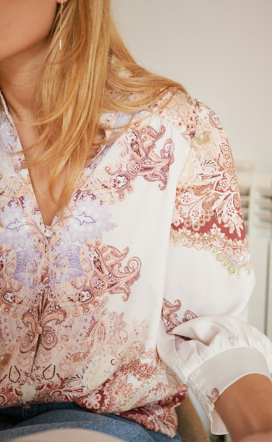 Neo Noir Bluse - Roselle Artist - Ivory
